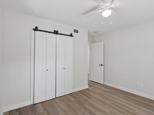 1800  Versailles Road , Fort Worth Texas 76116