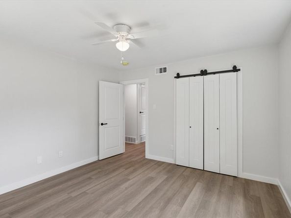 1800  Versailles Road , Fort Worth Texas 76116
