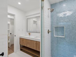 1800  Versailles Road , Fort Worth Texas 76116