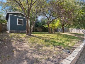 1800  Versailles Road , Fort Worth Texas 76116