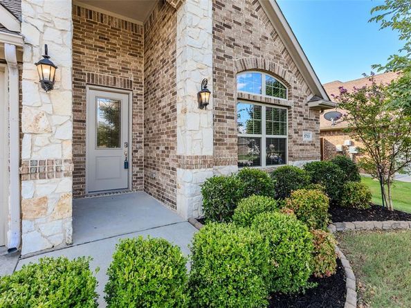 5713  New Ballinger Drive , Denton Texas 76226