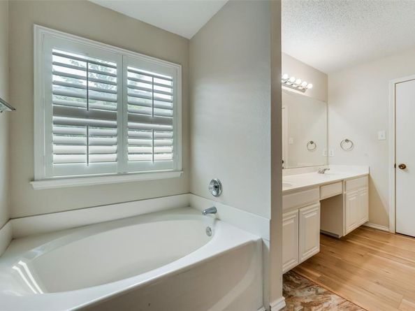 2001  Cancun Drive , Mansfield Texas 76063