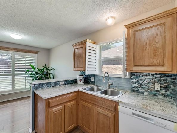 2001  Cancun Drive , Mansfield Texas 76063