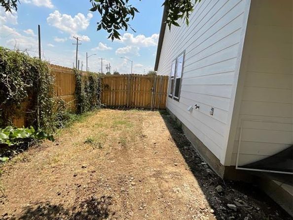 2937  Burton Avenue , Fort Worth Texas 76105