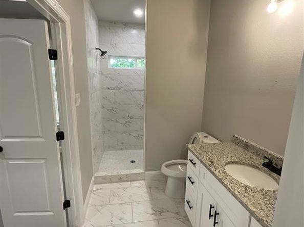 2937  Burton Avenue , Fort Worth Texas 76105
