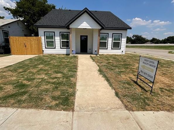 2937  Burton Avenue , Fort Worth Texas 76105