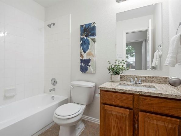 613  Hummingbird Trail , Crowley Texas 76036