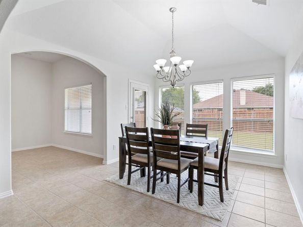 613  Hummingbird Trail , Crowley Texas 76036