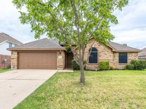 613  Hummingbird Trail , Crowley Texas 76036