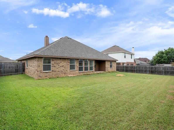613  Hummingbird Trail , Crowley Texas 76036