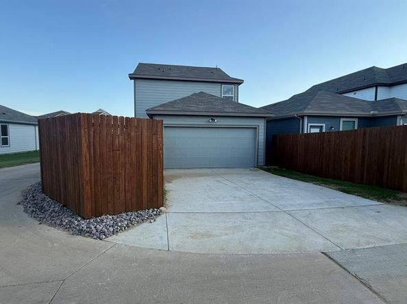 3065  PECAN FARM Lane , Fort Worth Texas 76140