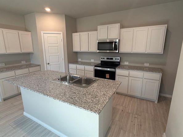 3065  PECAN FARM Lane , Fort Worth Texas 76140
