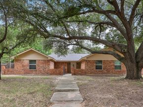 1033  Oak Ridge Drive , Azle Texas 76020