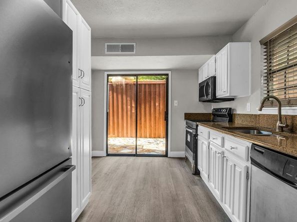 3062  Harbinger Lane , Dallas Texas 75287