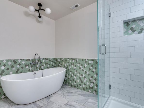 1441  Bella Vista Drive , Dallas Texas 75218