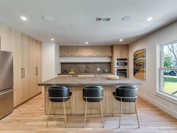 1441  Bella Vista Drive , Dallas Texas 75218