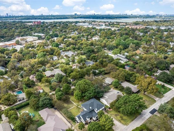 1441  Bella Vista Drive , Dallas Texas 75218