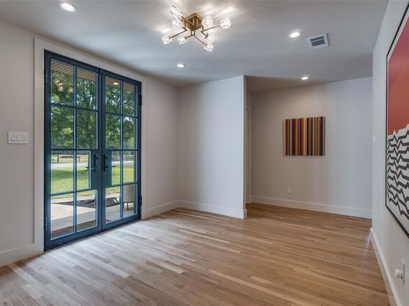 1441  Bella Vista Drive , Dallas Texas 75218