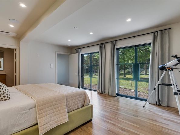 1441  Bella Vista Drive , Dallas Texas 75218