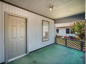 1038 E Maddox Avenue , Fort Worth Texas 76104