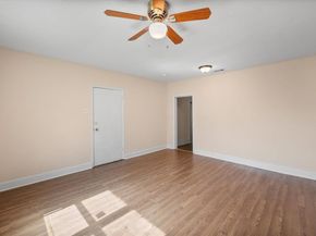 1038 E Maddox Avenue , Fort Worth Texas 76104