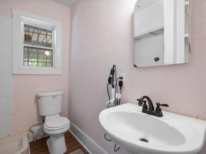 1038 E Maddox Avenue , Fort Worth Texas 76104