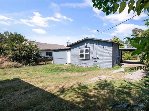 1038 E Maddox Avenue , Fort Worth Texas 76104