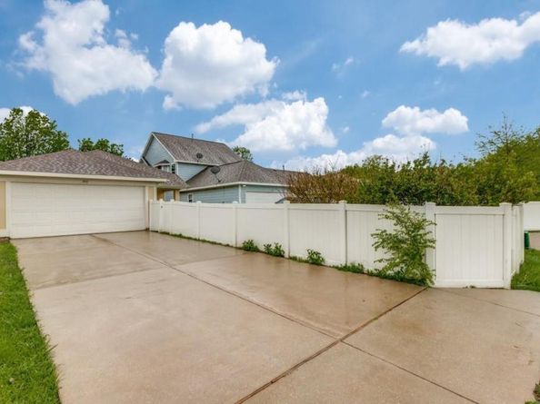 1931  Saint Simons Street , Savannah Texas 76227