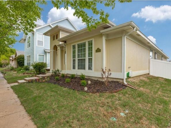 1931  Saint Simons Street , Savannah Texas 76227