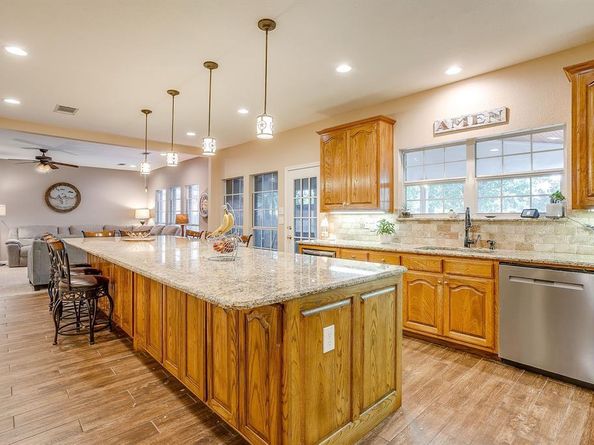 6426  Fannin Drive , Arlington Texas 76001