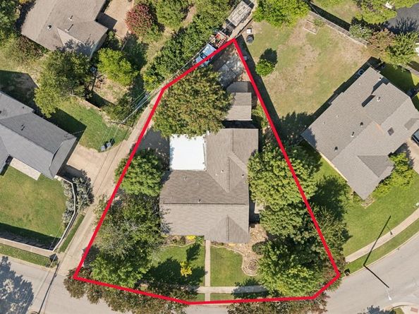 8919  Hackney Lane , Dallas Texas 75238