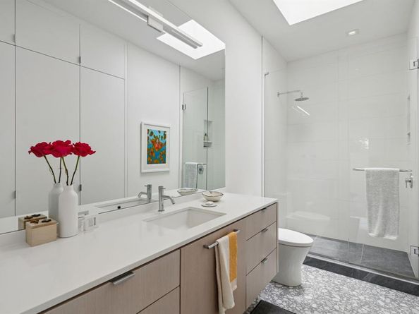 5231  Manett Street , Dallas Texas 75206