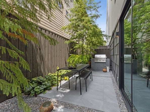 5231  Manett Street , Dallas Texas 75206