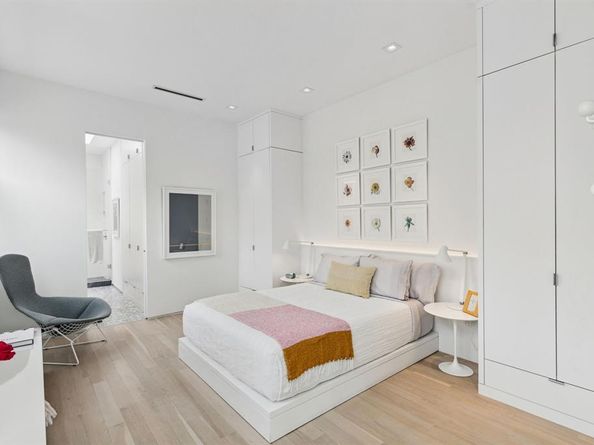 5231  Manett Street , Dallas Texas 75206