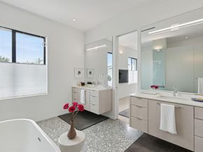 5231  Manett Street , Dallas Texas 75206