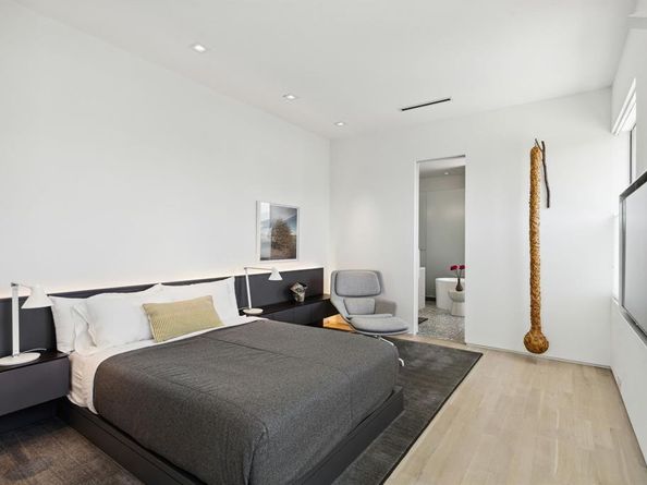 5231  Manett Street , Dallas Texas 75206