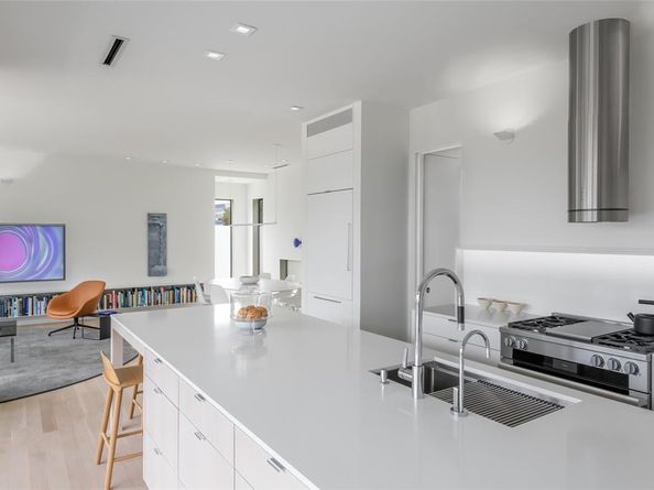 5231  Manett Street , Dallas Texas 75206