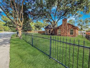 303 E Hillcroft Drive , Duncanville Texas 75137