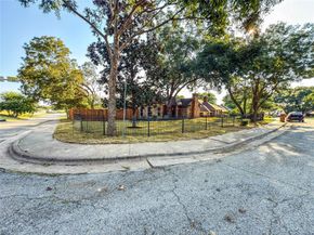 303 E Hillcroft Drive , Duncanville Texas 75137