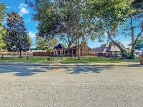 303 E Hillcroft Drive , Duncanville Texas 75137