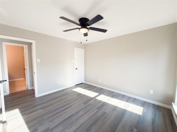 303 E Hillcroft Drive , Duncanville Texas 75137