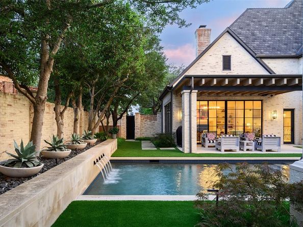 9  Robledo Drive , Dallas Texas 75230