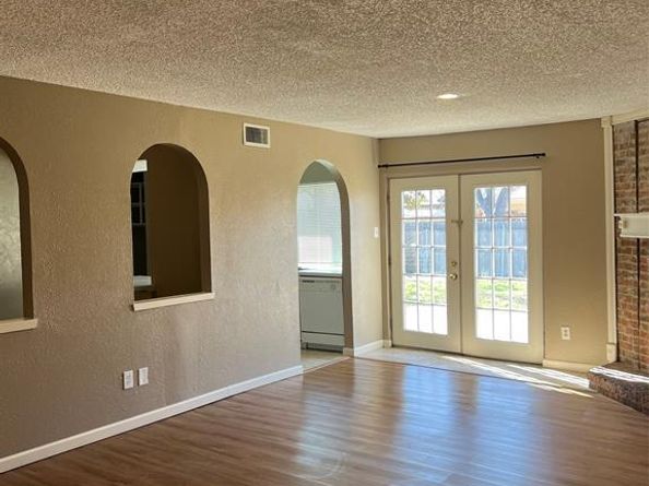 1910  Whiteoak Drive , Garland Texas 75040
