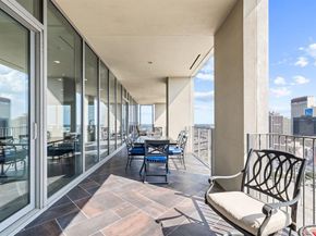 1717  Arts Plaza   2002, Dallas Texas 75201