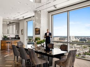 1717  Arts Plaza   2002, Dallas Texas 75201