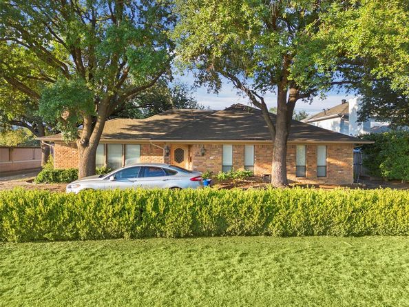 5805  Meaders Lane , Dallas Texas 75230