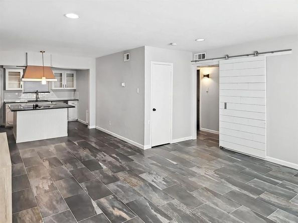 7925  Royal Lane  112, Dallas Texas 75230