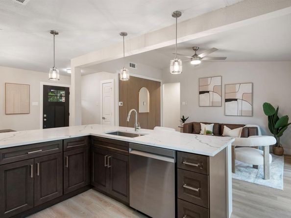 2003  Sam Houston Boulevard , Carrollton Texas 75006