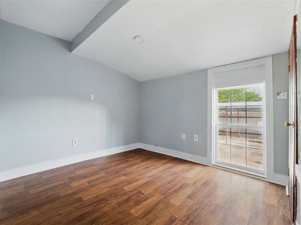 1101  Melbourne Avenue , Dallas Texas 75224