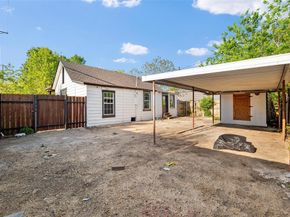 1101  Melbourne Avenue , Dallas Texas 75224